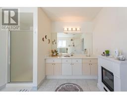 48 MEADOWOAK CRESCENT - 23