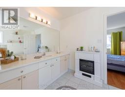 48 MEADOWOAK CRESCENT - 24