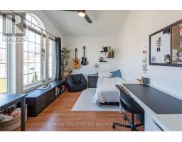 48 MEADOWOAK CRESCENT - 25