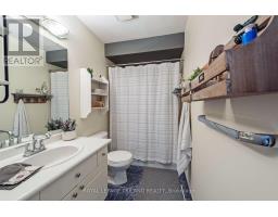 48 MEADOWOAK CRESCENT - 29