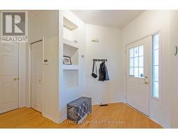 48 MEADOWOAK CRESCENT - 3