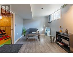 48 MEADOWOAK CRESCENT - 32