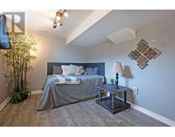 48 MEADOWOAK CRESCENT - 33