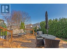 48 MEADOWOAK CRESCENT - 36