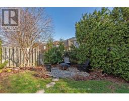 48 MEADOWOAK CRESCENT - 41