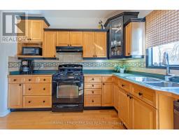48 MEADOWOAK CRESCENT - 8
