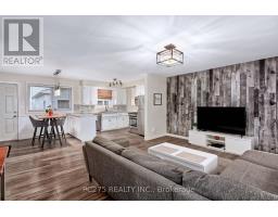 55 APONI CRESCENT - 4