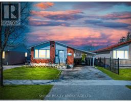 15 GARLAND CRESCENT - 1