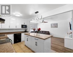 15 GARLAND CRESCENT - 16