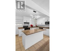 15 GARLAND CRESCENT - 17