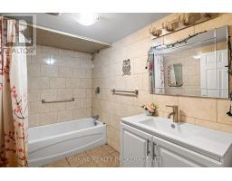 15 GARLAND CRESCENT - 40
