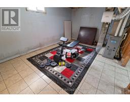 15 GARLAND CRESCENT - 42
