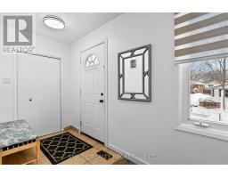 15 GARLAND CRESCENT - 7