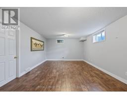96 - 320 AMBLESIDE DRIVE - 32