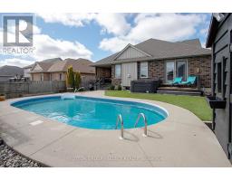 70 SHAW VALLEY DRIVE - 36