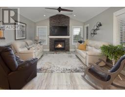 70 SHAW VALLEY DRIVE - 7