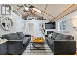 17 WARWICK AVENUE - 17