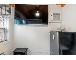 17 WARWICK AVENUE - 34