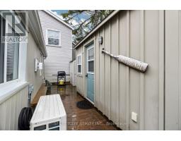 17 WARWICK AVENUE - 35