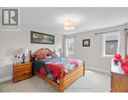 303 HAZELTON LANE - 32