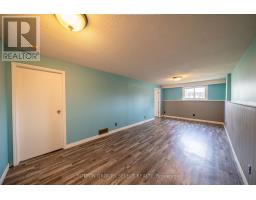 747 GRENFELL DRIVE - 17