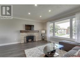 393 CHIPPENDALE CRESCENT - 6