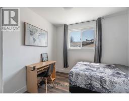 3 UPCOTT CRESCENT - 18