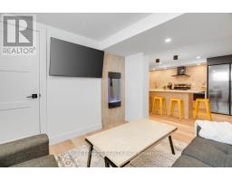 3 UPCOTT CRESCENT - 31