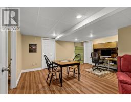 4 PINE VALLEY DRIVE - 32