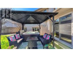 495 AMBLESIDE DRIVE - 23
