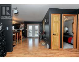 212 QUEEN STREET - 16