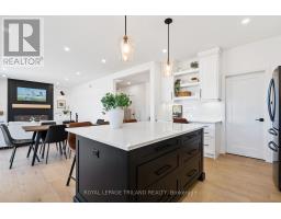 28 HAZELWOOD PASSAGE - 16
