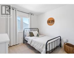 28 HAZELWOOD PASSAGE - 27