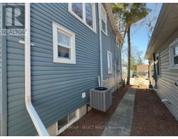 16 HURON AVENUE - 17