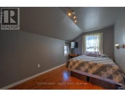 16 HURON AVENUE - 33