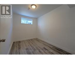 16 HURON AVENUE - 39