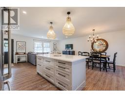 1488 ROLAND CRESCENT - 16