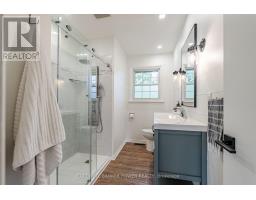 1488 ROLAND CRESCENT - 23