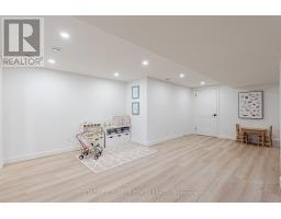 1488 ROLAND CRESCENT - 29