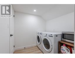 1488 ROLAND CRESCENT - 34