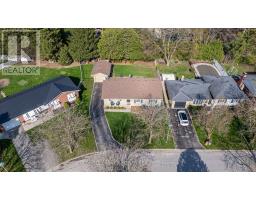 1488 ROLAND CRESCENT - 40