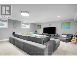 2438 RED THORNE CRESCENT - 37