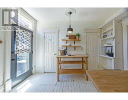 481 DUFFERIN AVENUE - 18
