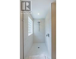 1056 THE PARKWAY - 25