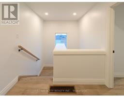8 - 235 KENNINGTON WAY - 30