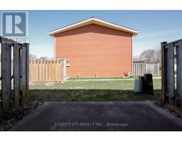 141 - 1090 KIPPS LANE - 22