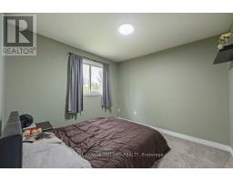 18 PENHALE AVENUE - 32