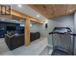 18 PENHALE AVENUE - 38