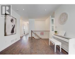 1680 BAYSWATER CRESCENT - 12