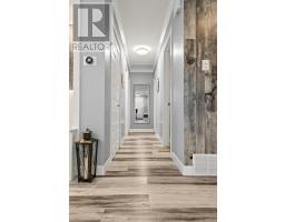 251 HIGHVIEW CRESCENT - 17